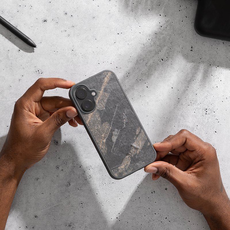 iPhone 17 Bumper Case Pierre