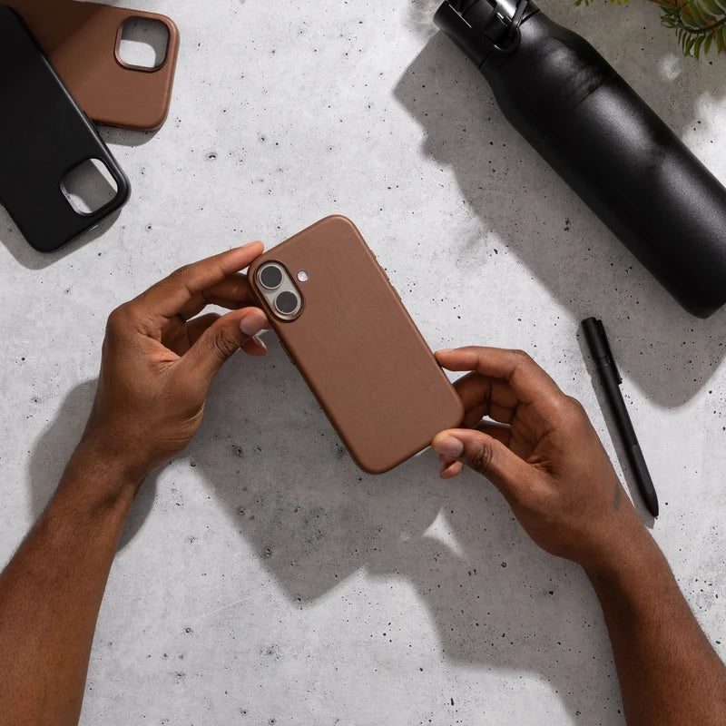 Étui en cuir pour iPhone 17