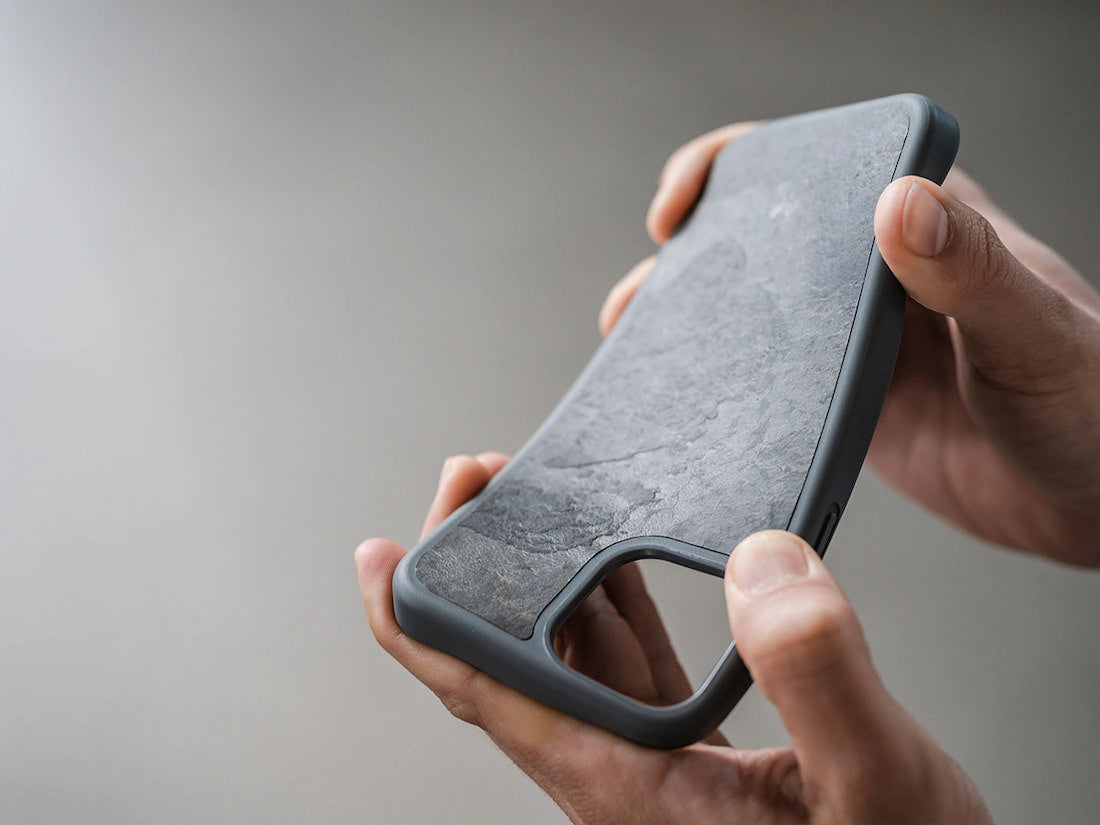 coque iphone 15 bumper pierre
