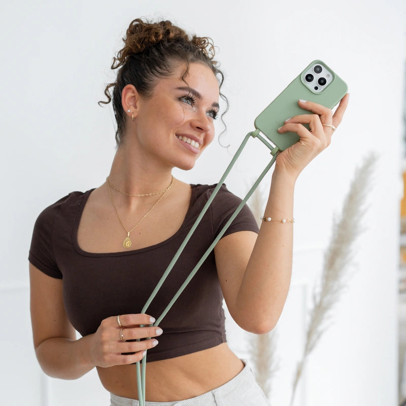 Colliers iPhone 15 vert jade