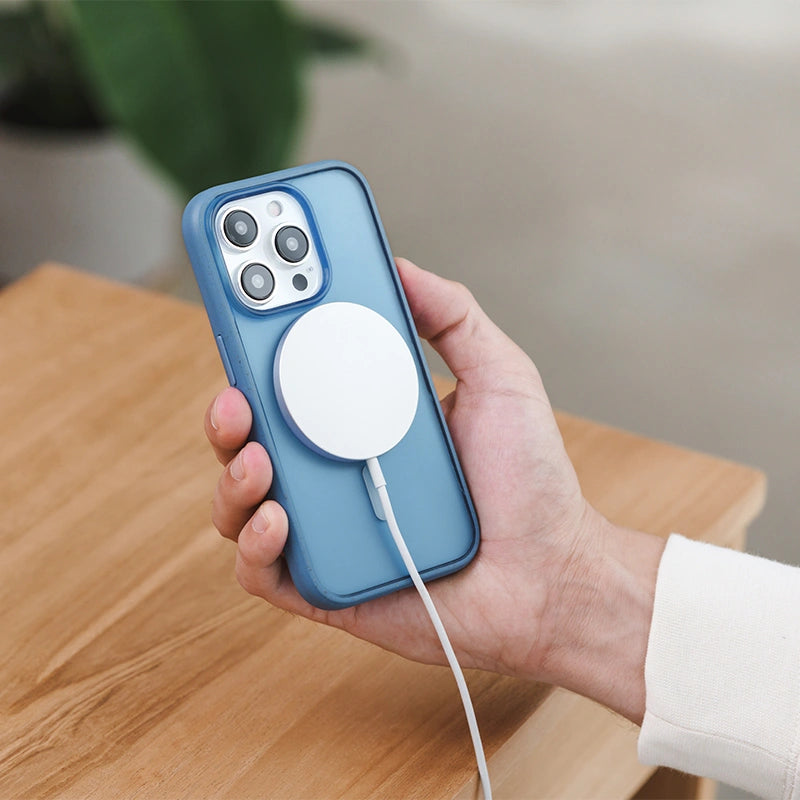 iPhone 14 Clear Case MagSafe bleu/mat