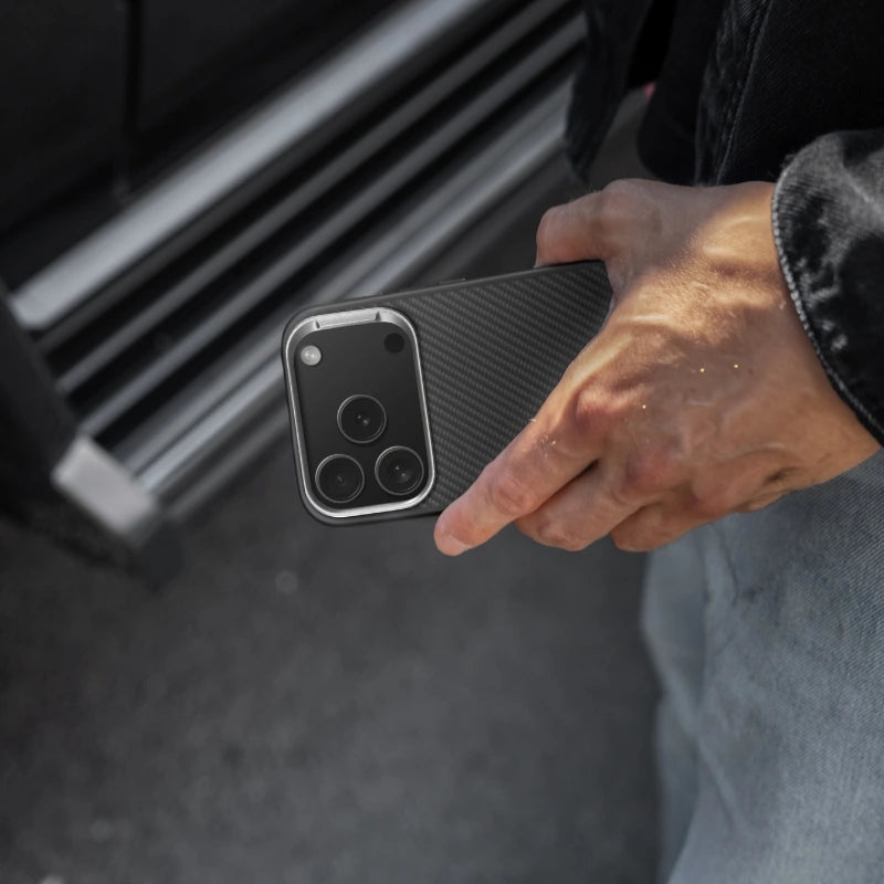 Étui pour iPhone 17 Pro en carbone