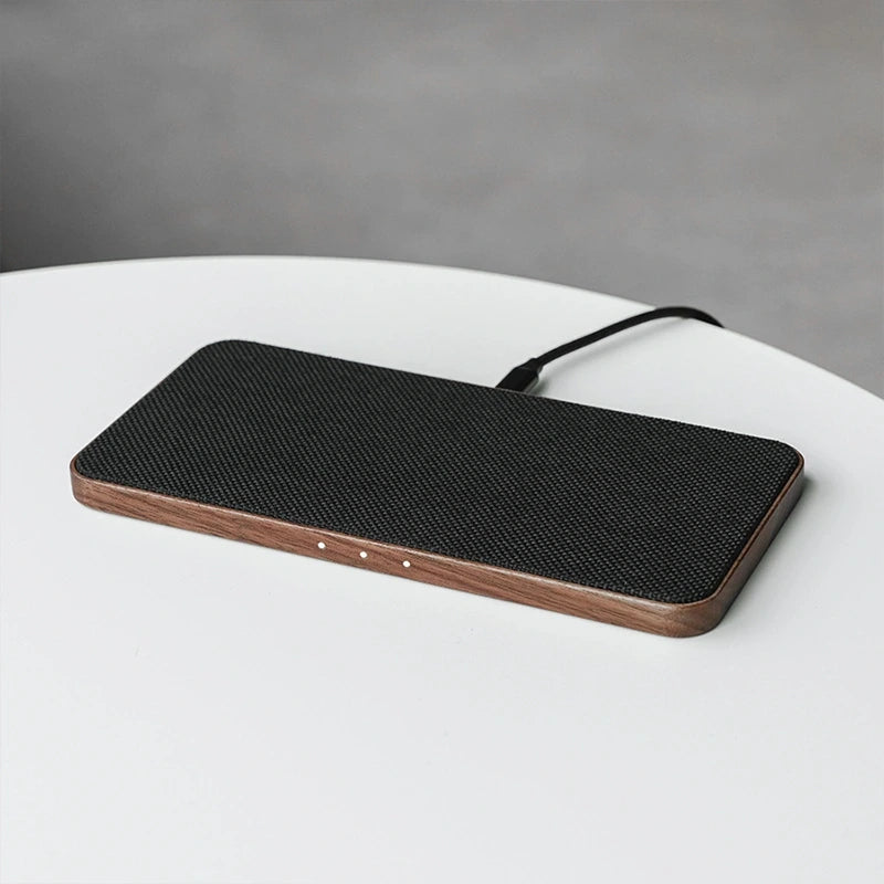 Station de recharge inductive en bois noyer