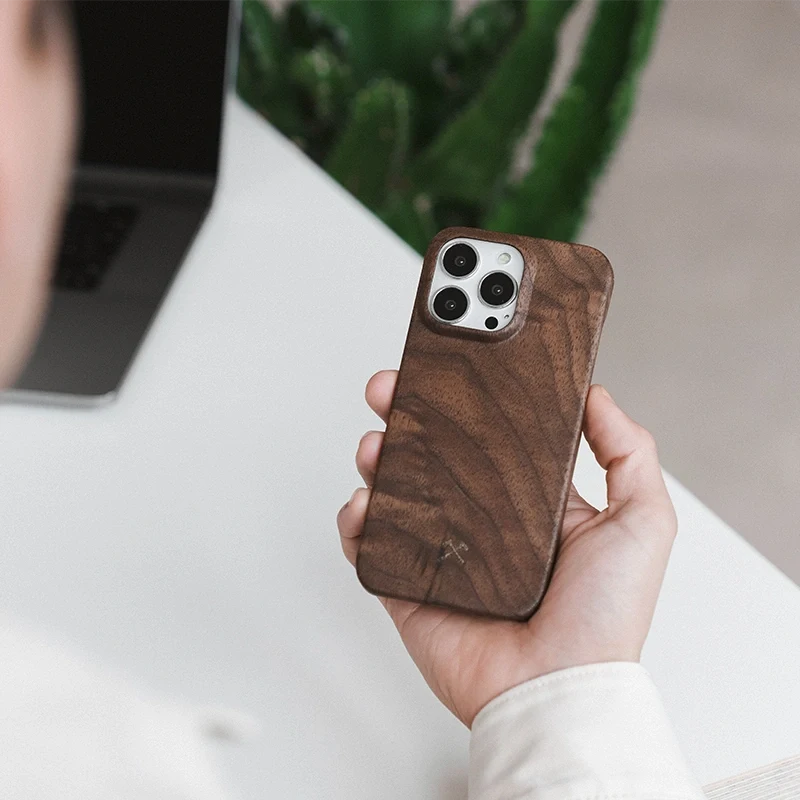 Étui en bois fin pour iPhone