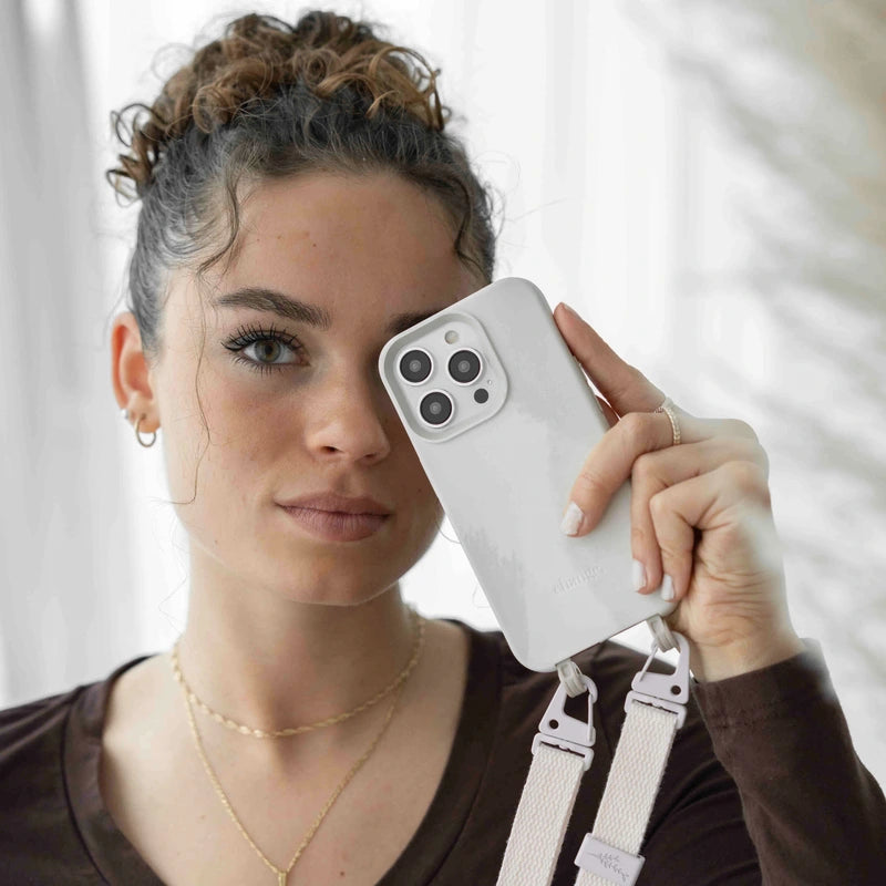 Chaîne pour iPhone 16 Pro avec sangle blanche