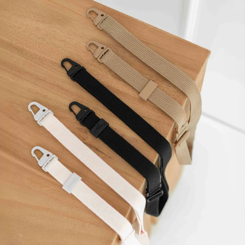 Chaîne pour iPhone 16 Pro avec sangle blanche