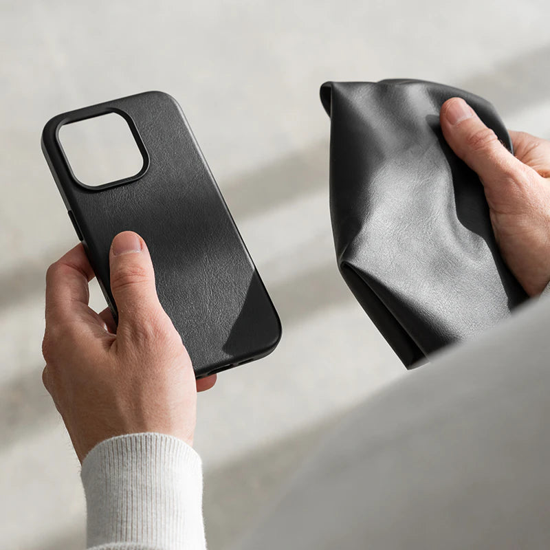 Étui en cuir végétalien iPhone 14 noir