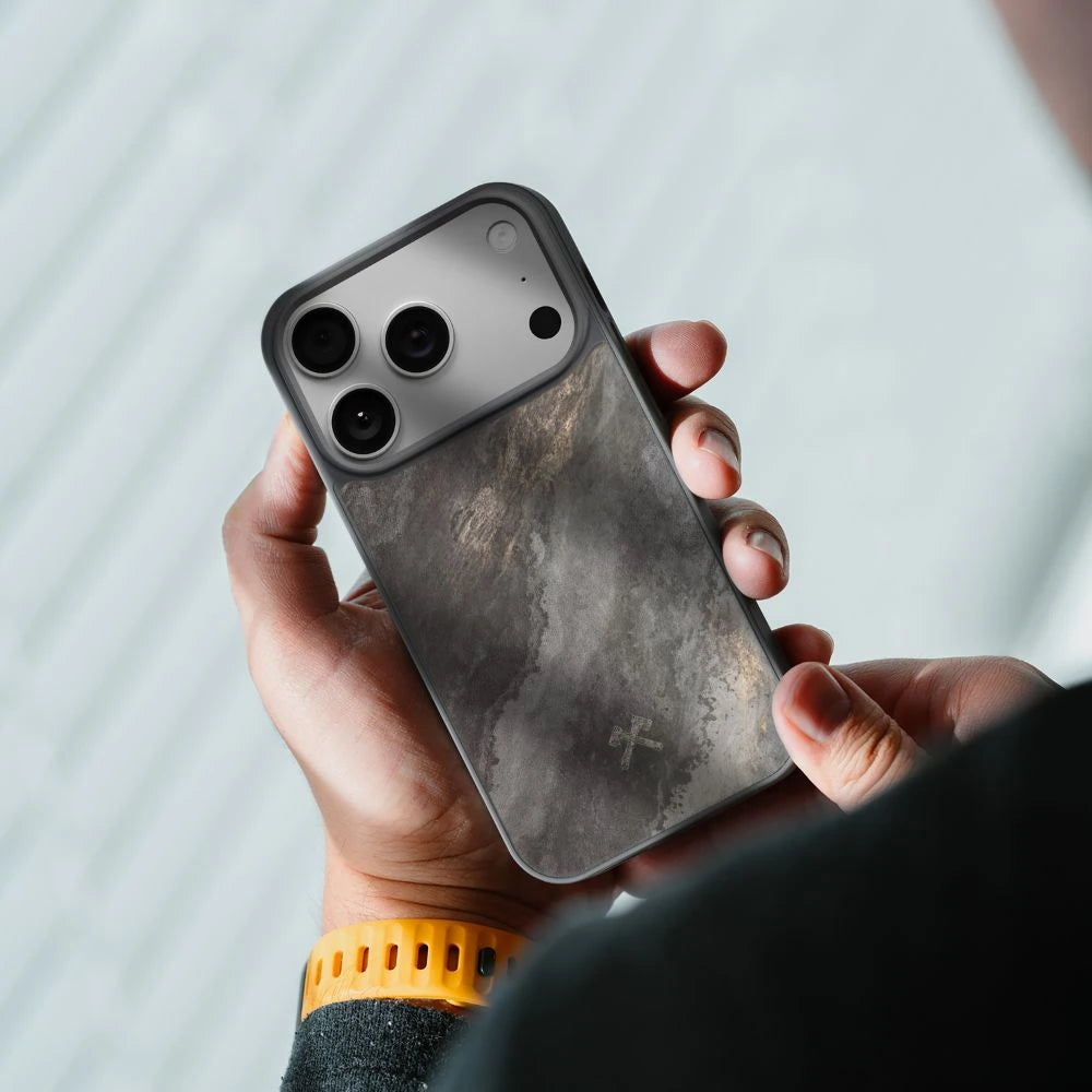 iPhone 17 Pro Bumper Case pierre